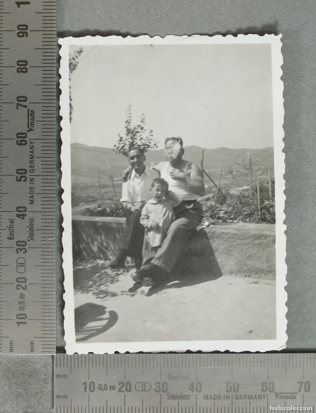 Photographie ancienne: FOTOGRAFIA. Hombres y ni&ntilde;o al aire libre 1942