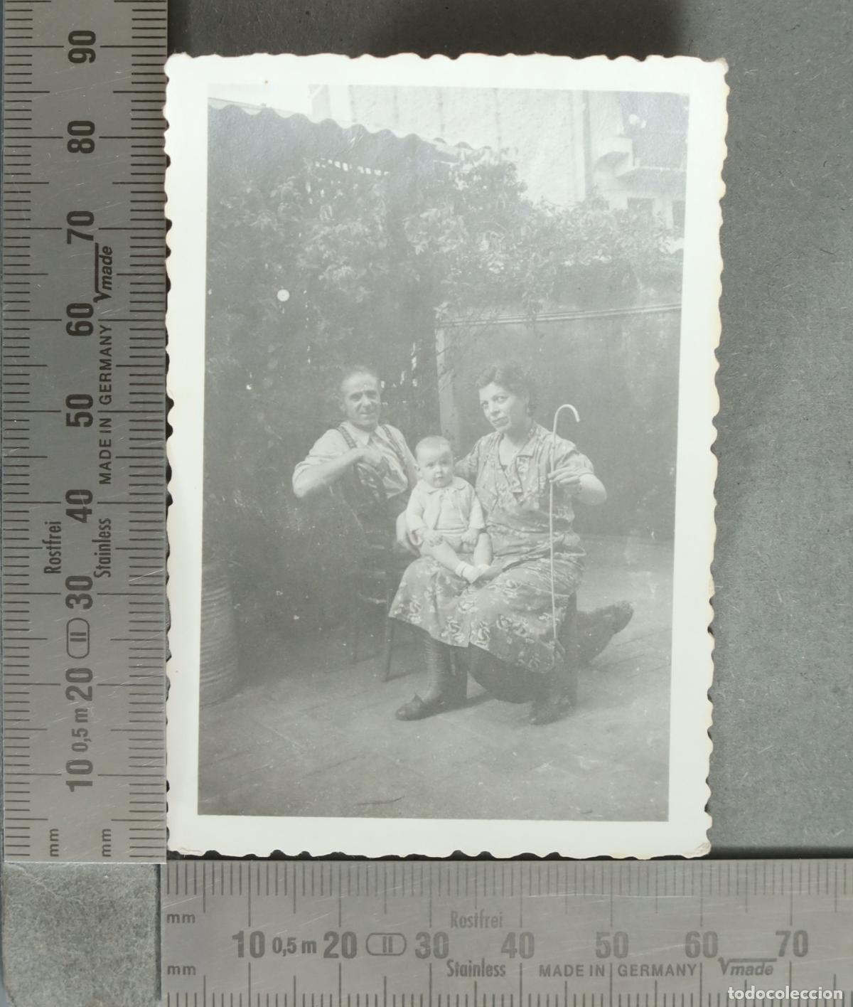 Fotograf&iacute;a antigua: FOTOGRAFIA. familia con bebe 1939