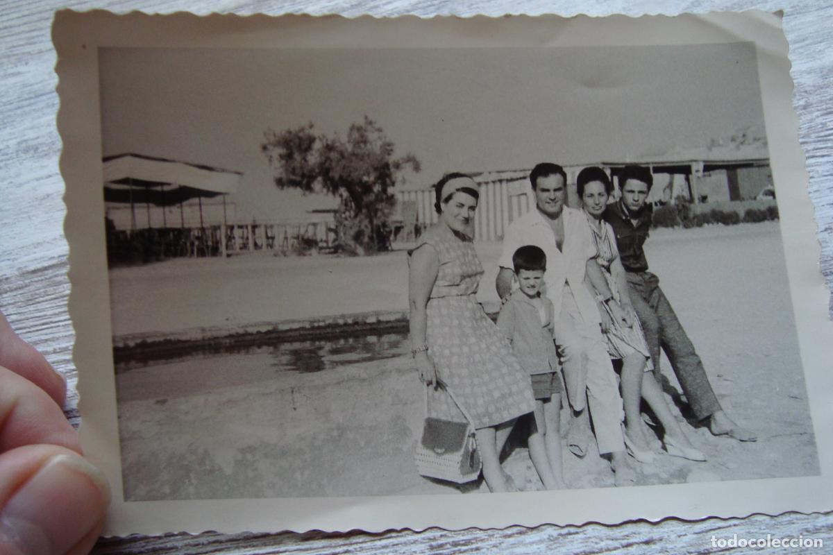 Fotograf&iacute;a antigua: ANTIGUA FOTOGRAFIA FAMILIA EN PE&Ntilde;ISCOLA 1962.