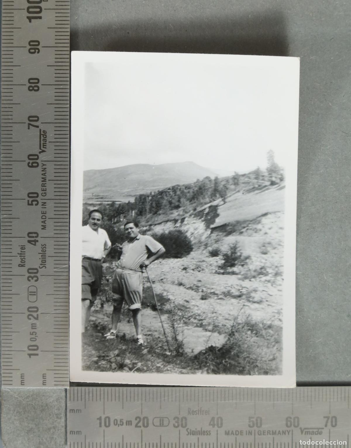 Fotografia antiga: FOTOGRAFIA. Excursionistas en la monta&ntilde;a hacia 1940