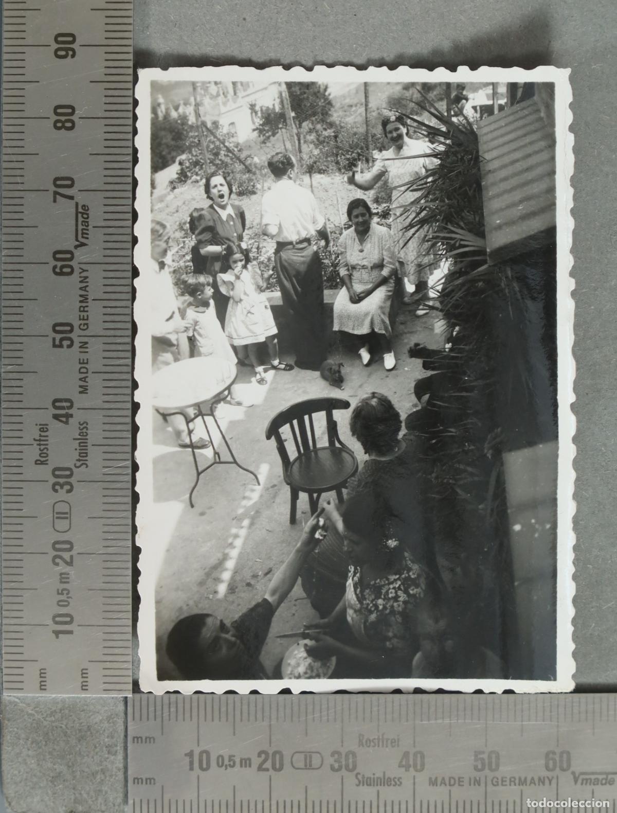 Fotograf&iacute;a antigua: FOTOGRAFIA. Fotograf&iacute;a antigua - Reuni&oacute;n familiar al aire libre 1942