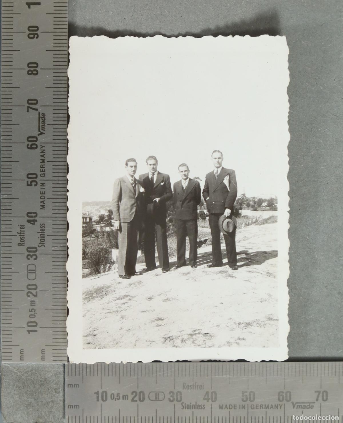 Fotograf&iacute;a antigua: FOTOGRAFIA. Cuatro hombres posando 1935