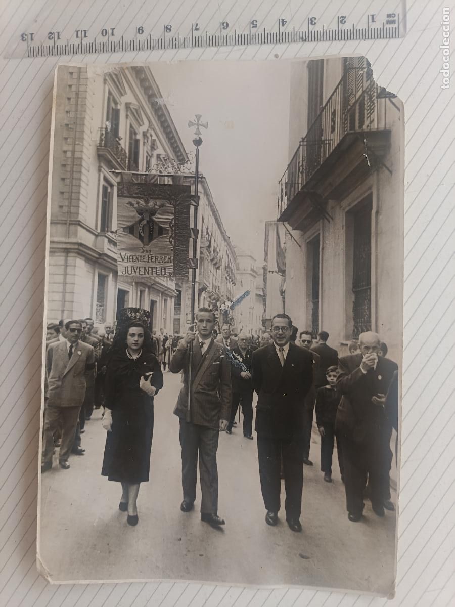 Fotograf&iacute;a antigua: Valencia: foto original de procesi&oacute;n de san Vicente Ferrer Juventud. Foto P&eacute;rez Aparisi