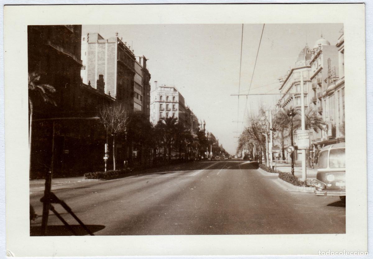 Fotograf&iacute;a antigua: Bonita vista de la Avenida Diagonal de Barcelona. Autob&uacute;s, Autocar. A&ntilde;os 60 vf