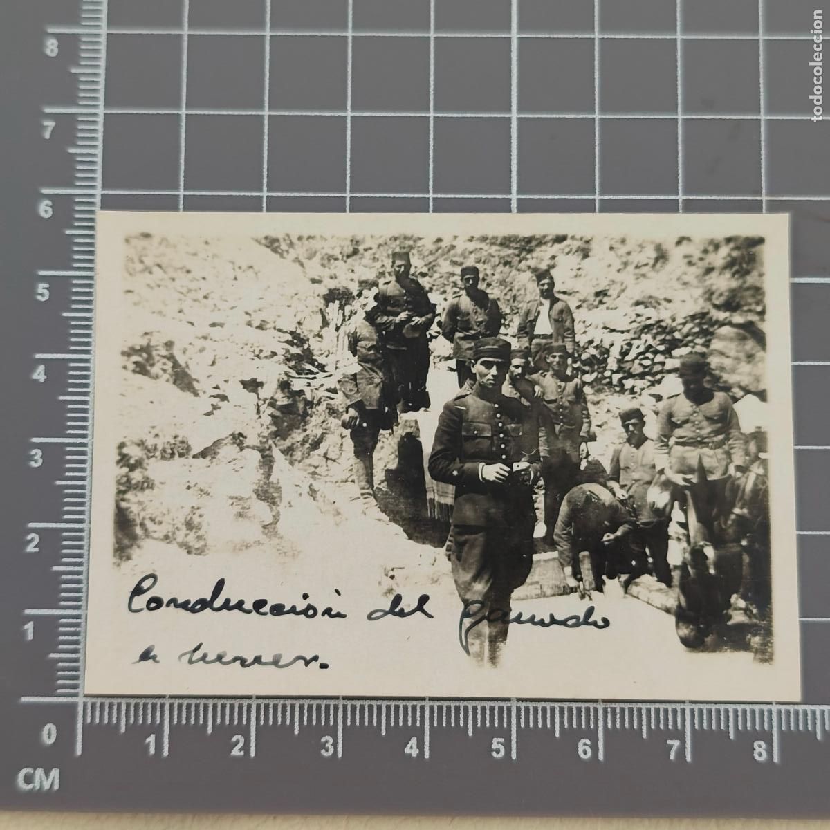 Fotografia antica: Fotograf&iacute;a militar o funcionario del Cuerpo de Prisiones con presos ? A&ntilde;os 20 siglo XX
