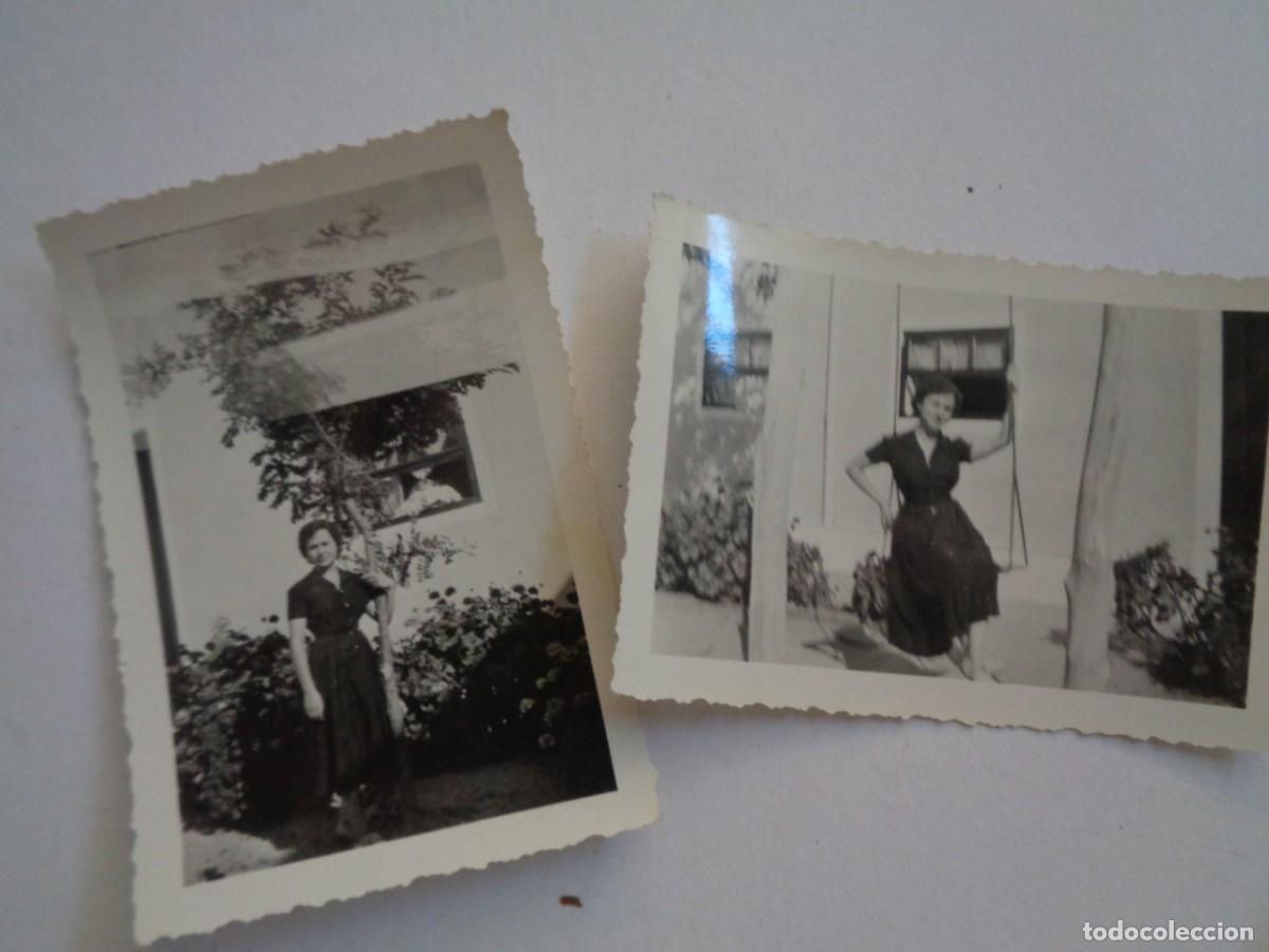 Fotograf&iacute;a antigua: LOTE DE 2 FOTOS DE CHICA . ROTA , 1957 . DE MALET , CADIZ