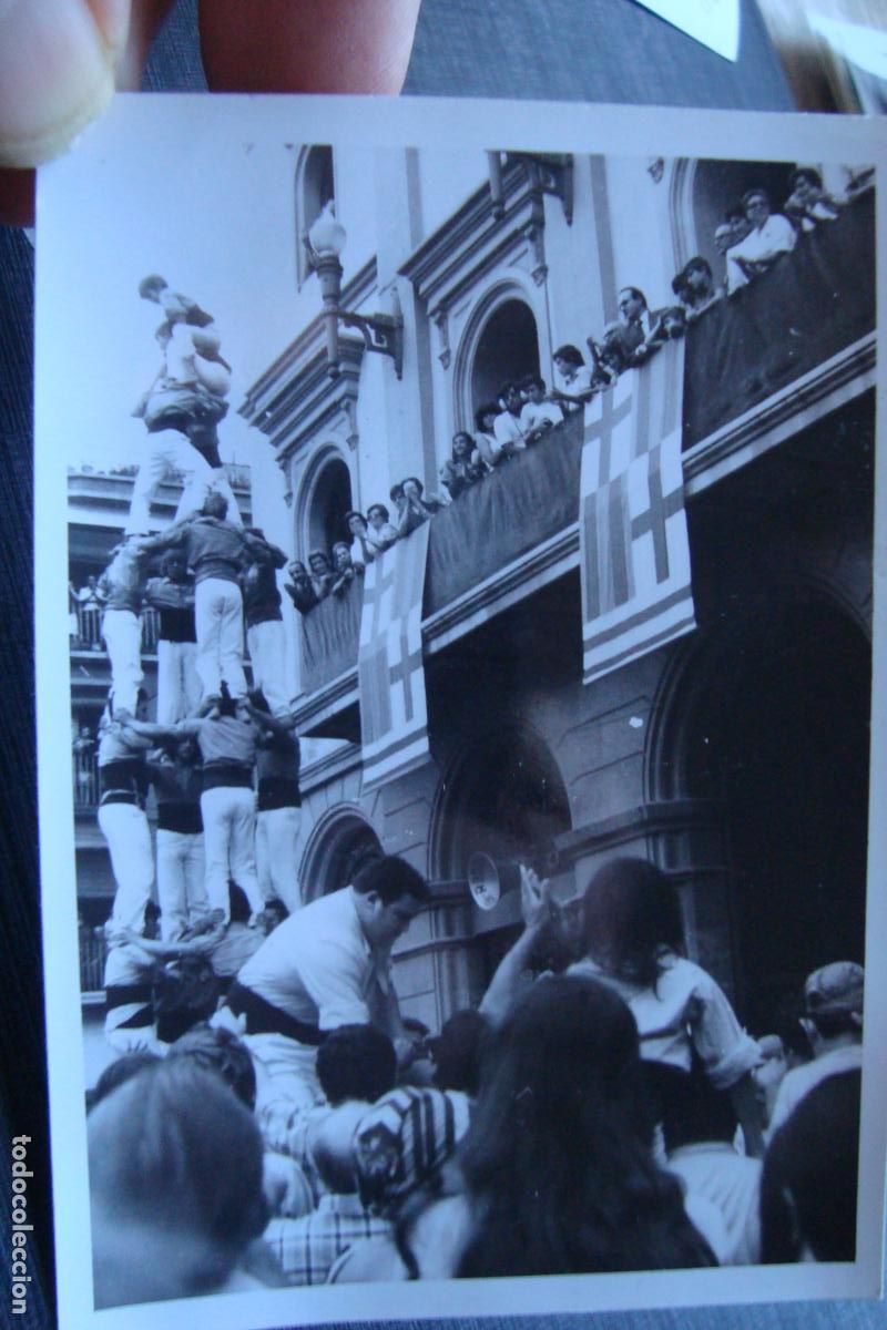 Fotograf&iacute;a antigua: ANTIGUA FOTOGRAFIA FIESTA CASTELLERS IGUALADA BARCELONA A&Ntilde;OS 60.