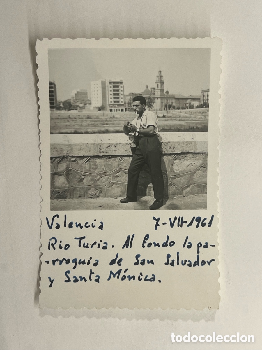 Fotograf&iacute;a antigua: VALENCIA. Fotograf&iacute;a (a.1961) R&iacute;o Turia al fondo Parroquia San Salvador y Santa Monica ..