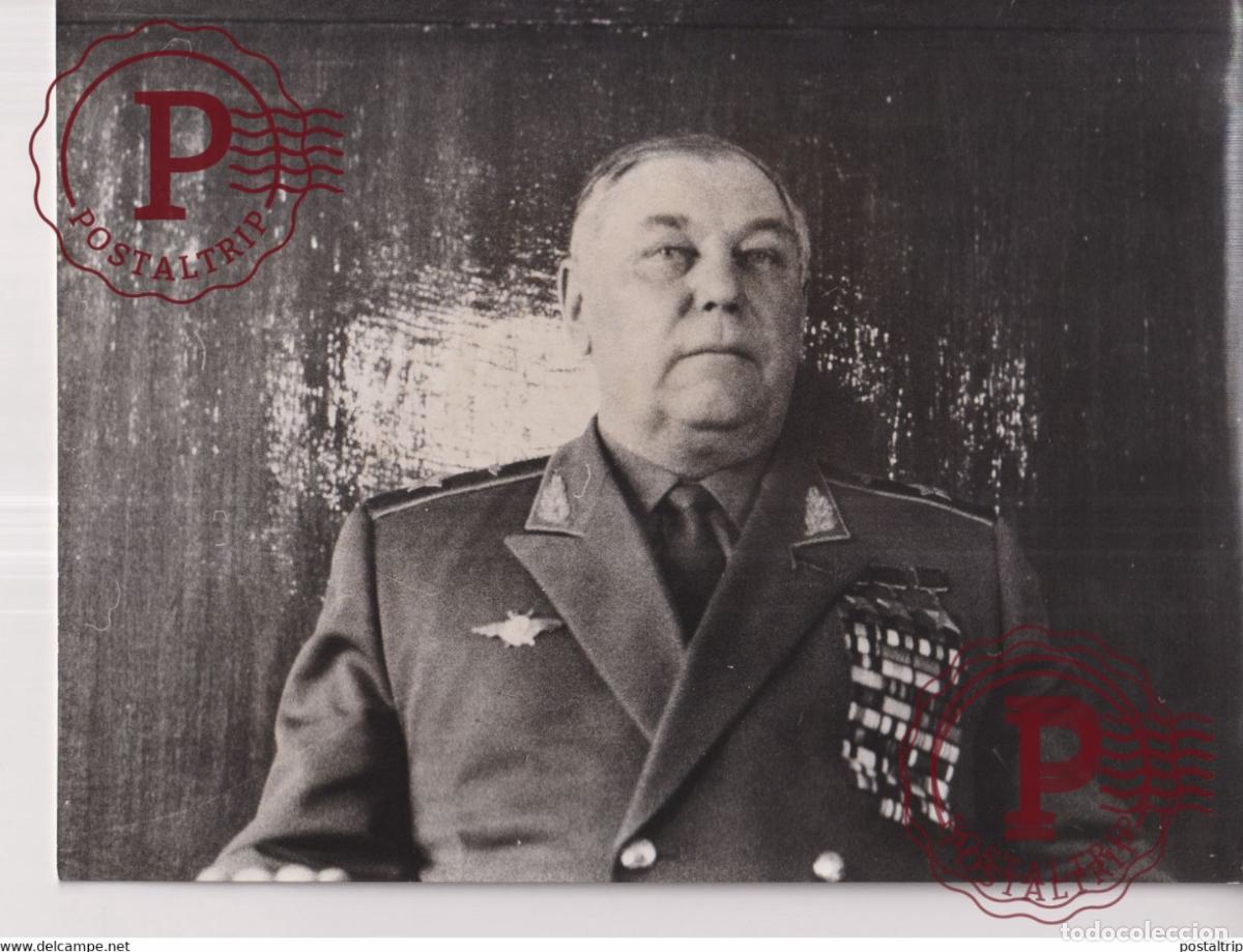 Antique Photography: LHISTOIRE DE LAVIATION ALEXANDRE POKRISHINE PRINTES 1977 LAS CHASSE SOVIETIQUE 22*17CM AVIACIO