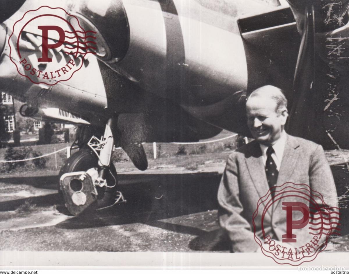 Fotograf&iacute;a antigua: HISTOIRE DE LAVIATION JOHN CUNNINGAHAM 1977 CHASSE DE NUIT 20*15 CM AVIACION AVION PLANE