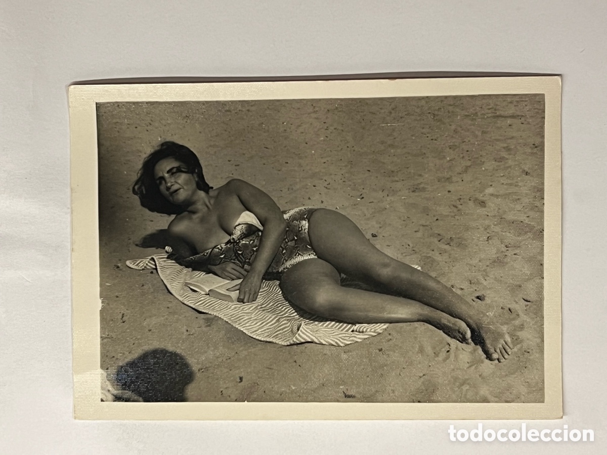 Fotograf&iacute;a antigua: IBIZA. Y llegaron las Suecas.. Fotograf&iacute;a (h.1960?) Med&iacute;das: 7,5 x 11 cm.,