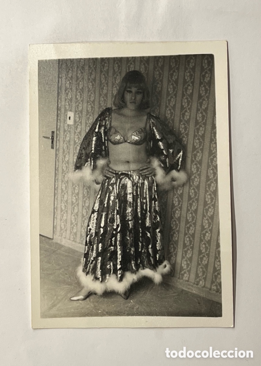 Fotograf&iacute;a antigua: FOTOGRAF&Iacute;A Vedette, Revista, Burlesque&hellip; Benidorm ? (h.1980?) Med&iacute;das: 7,5 x 11 cm
