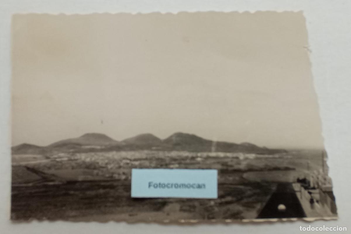 Fotograf&iacute;a antigua: FOTOGRAF&Iacute;A. LAS PALMAS. AL FONDO BARRIO DE LA ISLETA. A&Ntilde;OS 40