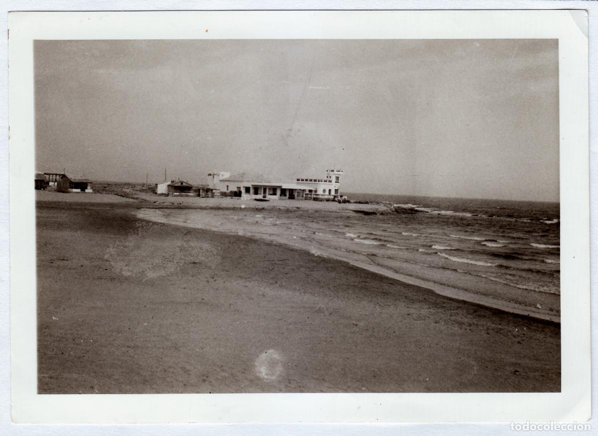 Fotograf&iacute;a antigua: Bonita vista. Playa de los Locos, Torrevieja, Alicante. A&ntilde;os 60 vf