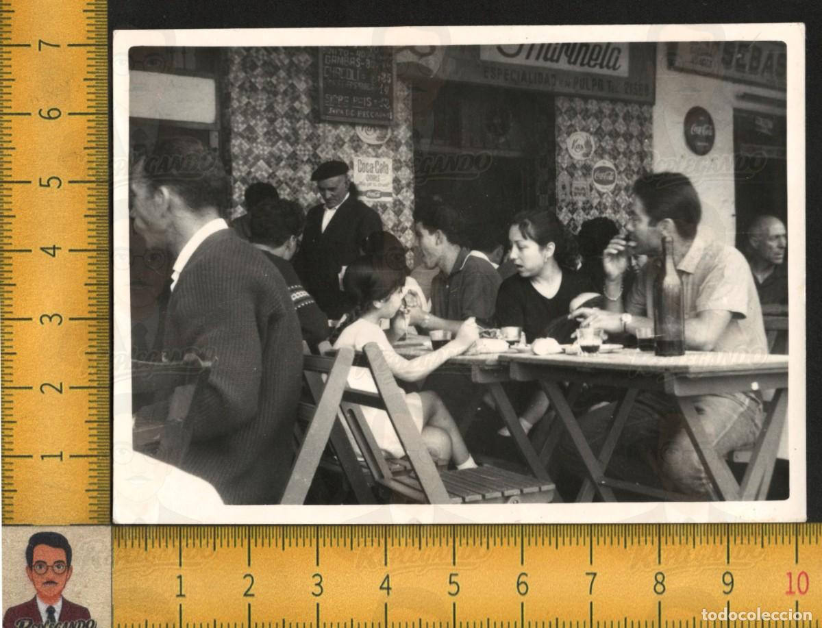 Fotograf&iacute;a antigua: DONOSTIA (SAN SEBASTI&Aacute;N): BAR MARI&Ntilde;ELA / FAMILIA VINO TERRAZA PUBLICIDAD COCA-COLA / FOTO A&Ntilde;OS 60