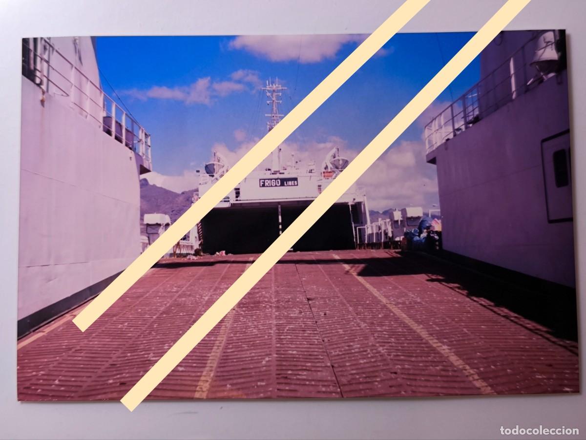 Fotograf&iacute;a antigua: Antigua fotograf&iacute;a. Popa y cubierta de carga del barco Rol&oacute;n Sur, Frigo Lines. A&ntilde;os 90. Tenerife