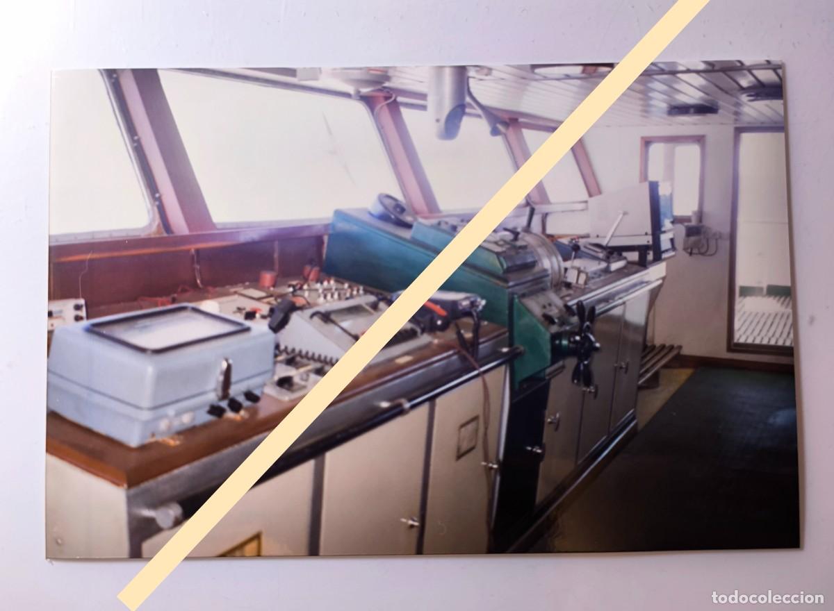 Fotograf&iacute;a antigua: Antigua fotograf&iacute;a. Puente de mando y controles de navegaci&oacute;n del barco Rol&oacute;n Sur. A&ntilde;os 90. Tenerife