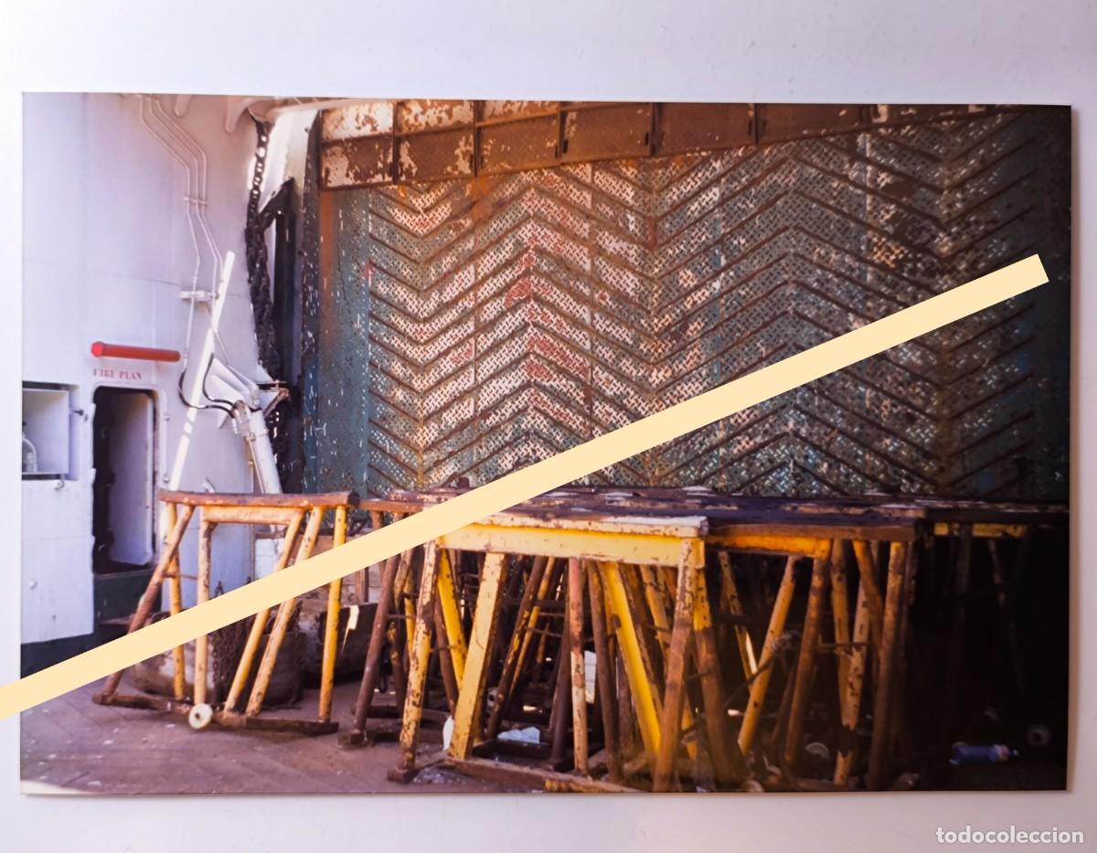 Fotograf&iacute;a antigua: Antigua fotograf&iacute;a. Rampa de carga y estructuras met&aacute;licas del barco Rol&oacute;n Sur. A&ntilde;os 90. Tenerife