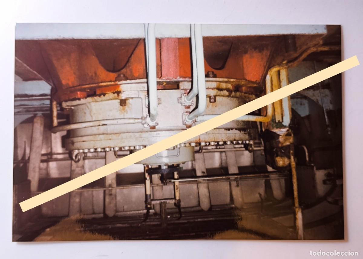 Fotograf&iacute;a antigua: Antigua fotograf&iacute;a. Maquinaria conducciones de la sala de m&aacute;quinas barco Rol&oacute;n Sur A&ntilde;os 90 Tenerife