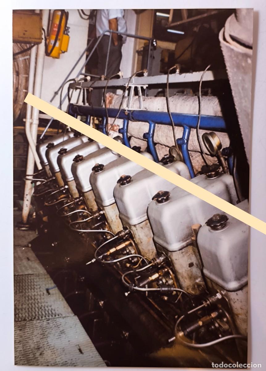 Fotograf&iacute;a antigua: Antigua fotograf&iacute;a. Motor y cilindros de la sala de m&aacute;quinas del barco Rol&oacute;n Sur. A&ntilde;os 90. Tenerife