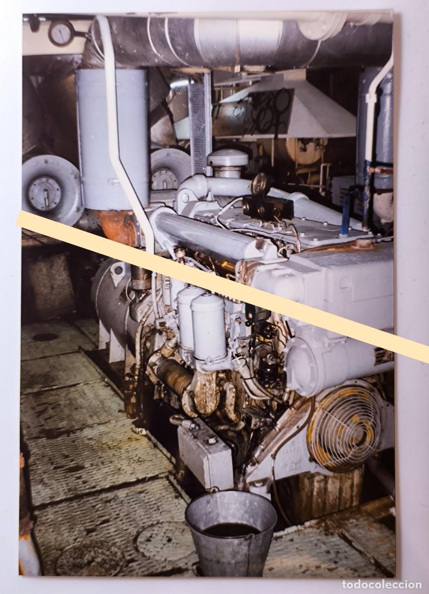 Fotograf&iacute;a antigua: Antigua fotograf&iacute;a. Motor auxiliar de la sala de m&aacute;quinas del barco Rol&oacute;n Sur. A&ntilde;os 90. Tenerife