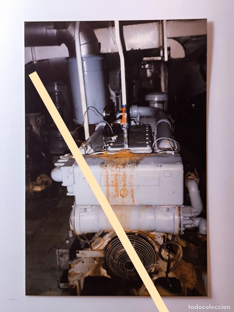 Fotograf&iacute;a antigua: Antigua fotograf&iacute;a. Motor auxiliar de la sala de m&aacute;quinas del barco Rol&oacute;n Sur. A&ntilde;os 90. Tenerife