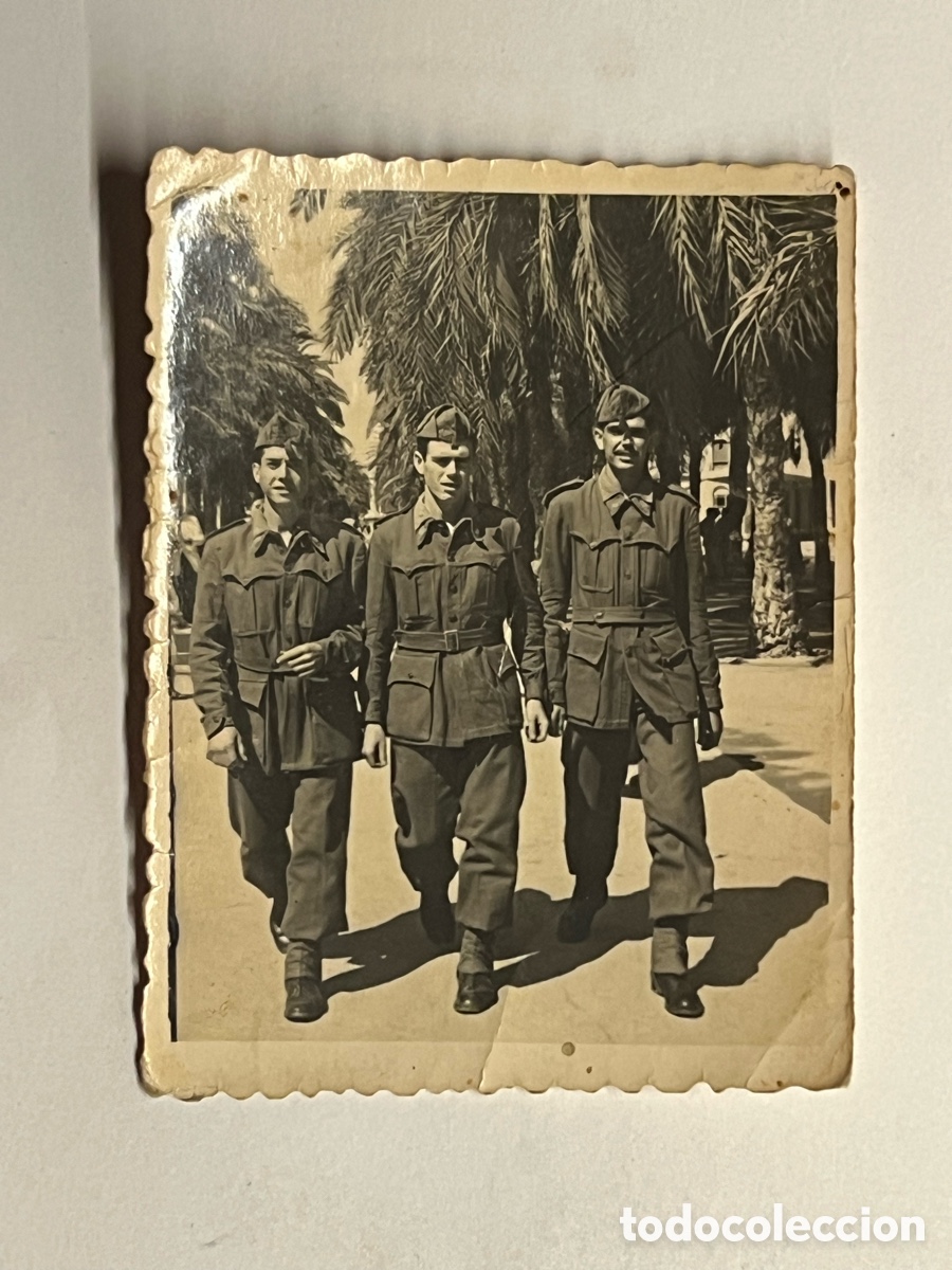 Fotograf&iacute;a antigua: BENALUA, Alicante&hellip; De paseo por la Explanada .. 2a. Bater&iacute;a de Infanter&iacute;a (a.1949) Foto Hnos. GARC&Iacute;A