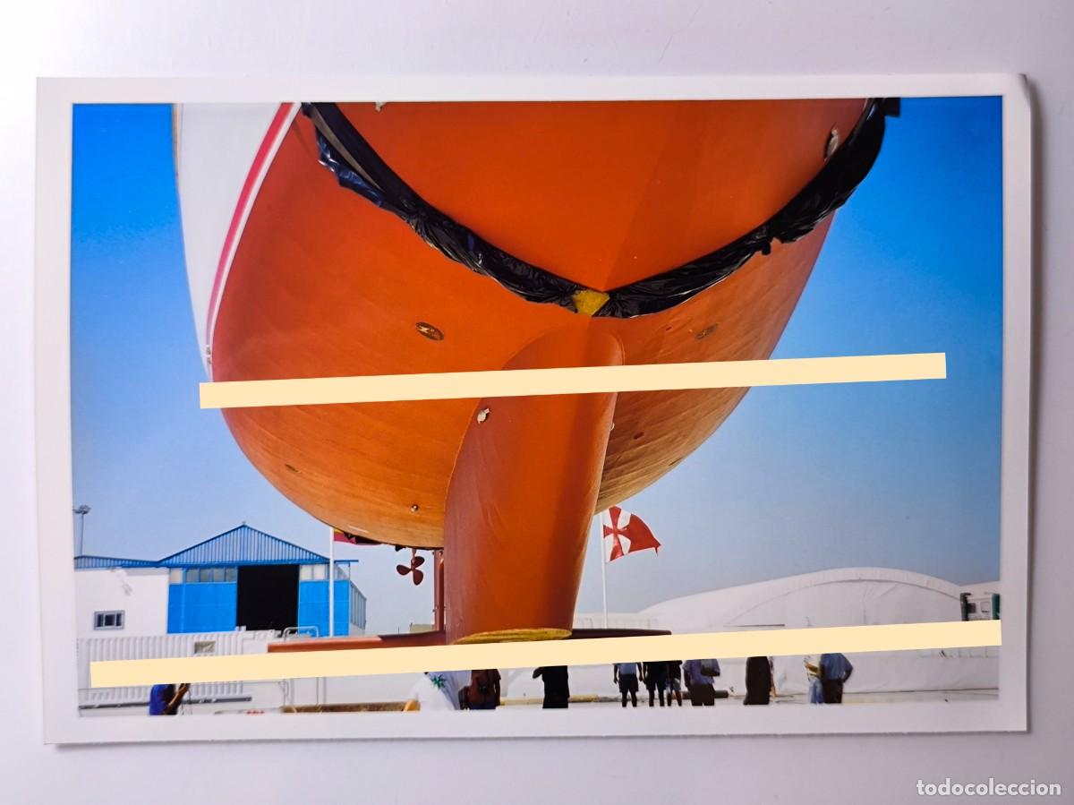Fotograf&iacute;a antigua: Antigua fotograf&iacute;a. Barco goleta Tirant Primer fuera del agua. A&ntilde;os 90