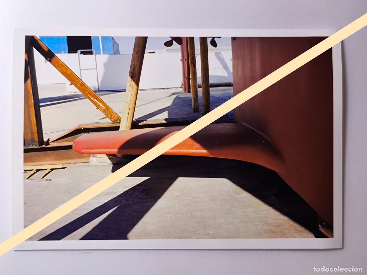 Fotograf&iacute;a antigua: Antigua fotograf&iacute;a. Barco goleta Tirant Primer fuera del agua. A&ntilde;os 90