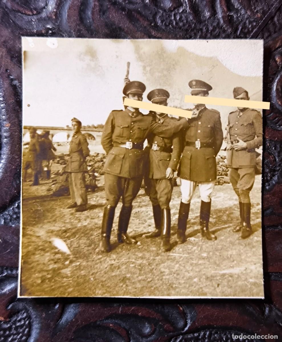 Fotograf&iacute;a antigua: Antigua fotograf&iacute;a militar. Badajoz. A&ntilde;o 1944