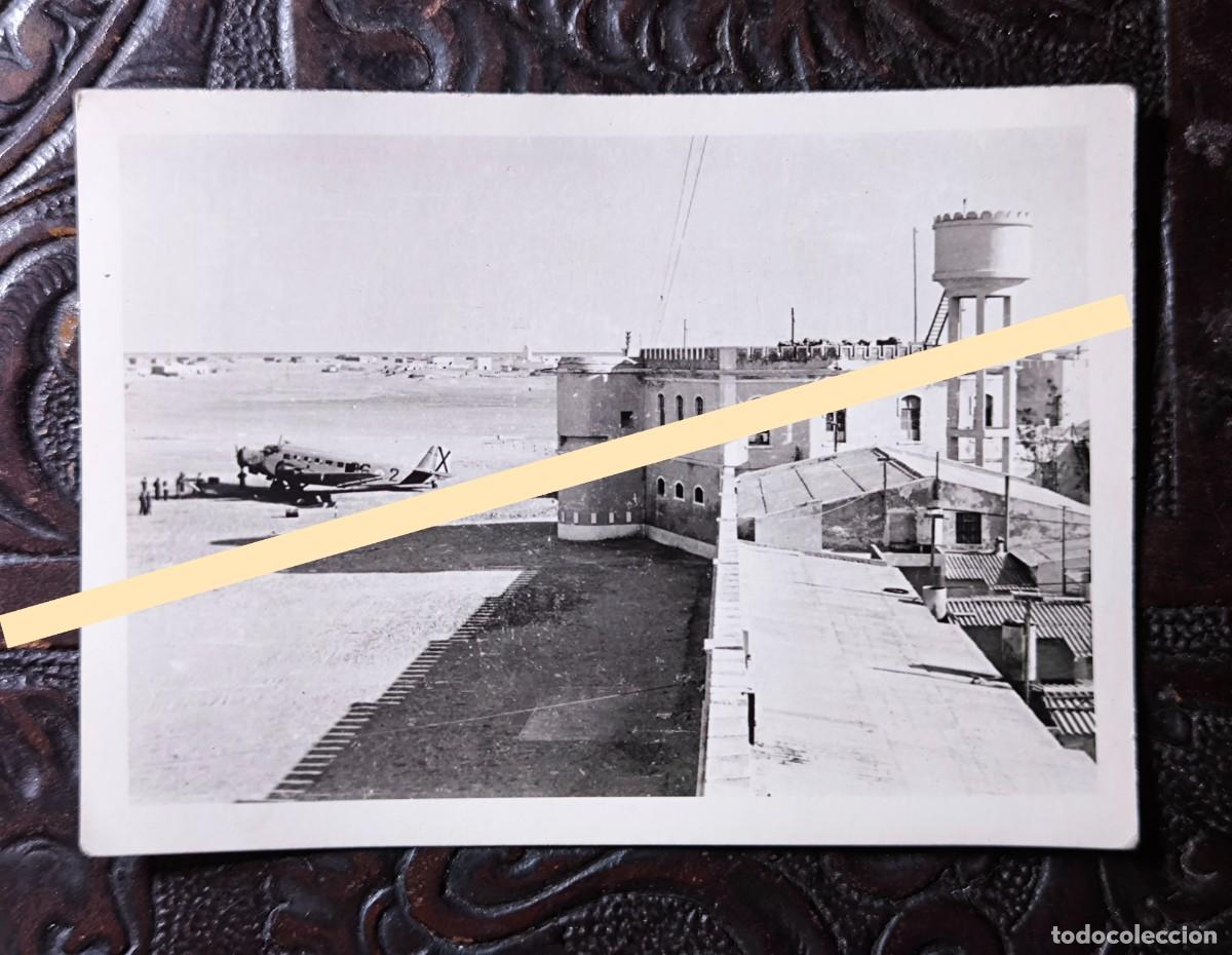 Fotograf&iacute;a antigua: Antigua fotograf&iacute;a. Avi&oacute;n militar espa&ntilde;ol Junkers Ju 52. Campo aviaci&oacute;n Cabo Juby. A&ntilde;os 50