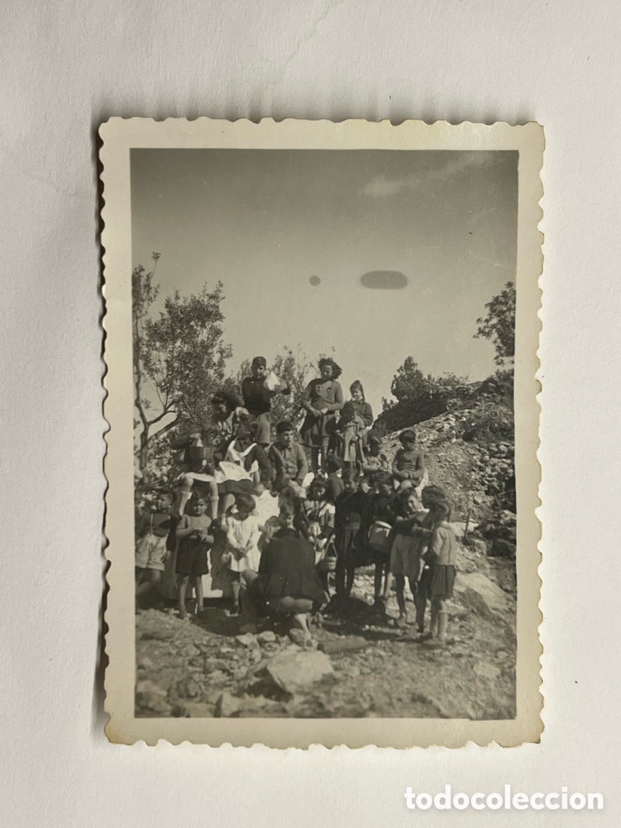 Fotograf&iacute;a antigua: J&Aacute;TIVA. Foto Luz, Vila.. Excursi&oacute;n Ni&ntilde;os con el Maestro. Postguerra Civil Espa&ntilde;ola (h.1945?)