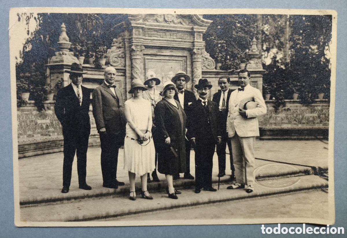 Fotograf&iacute;a antigua: SEVILLA FOTOGRAF&Iacute;A RETRATO GRUPAL PARQUE DE MARIA LUISA FOT&Oacute;GRAFO S&Aacute;NCHEZ DEL PANDO 1929