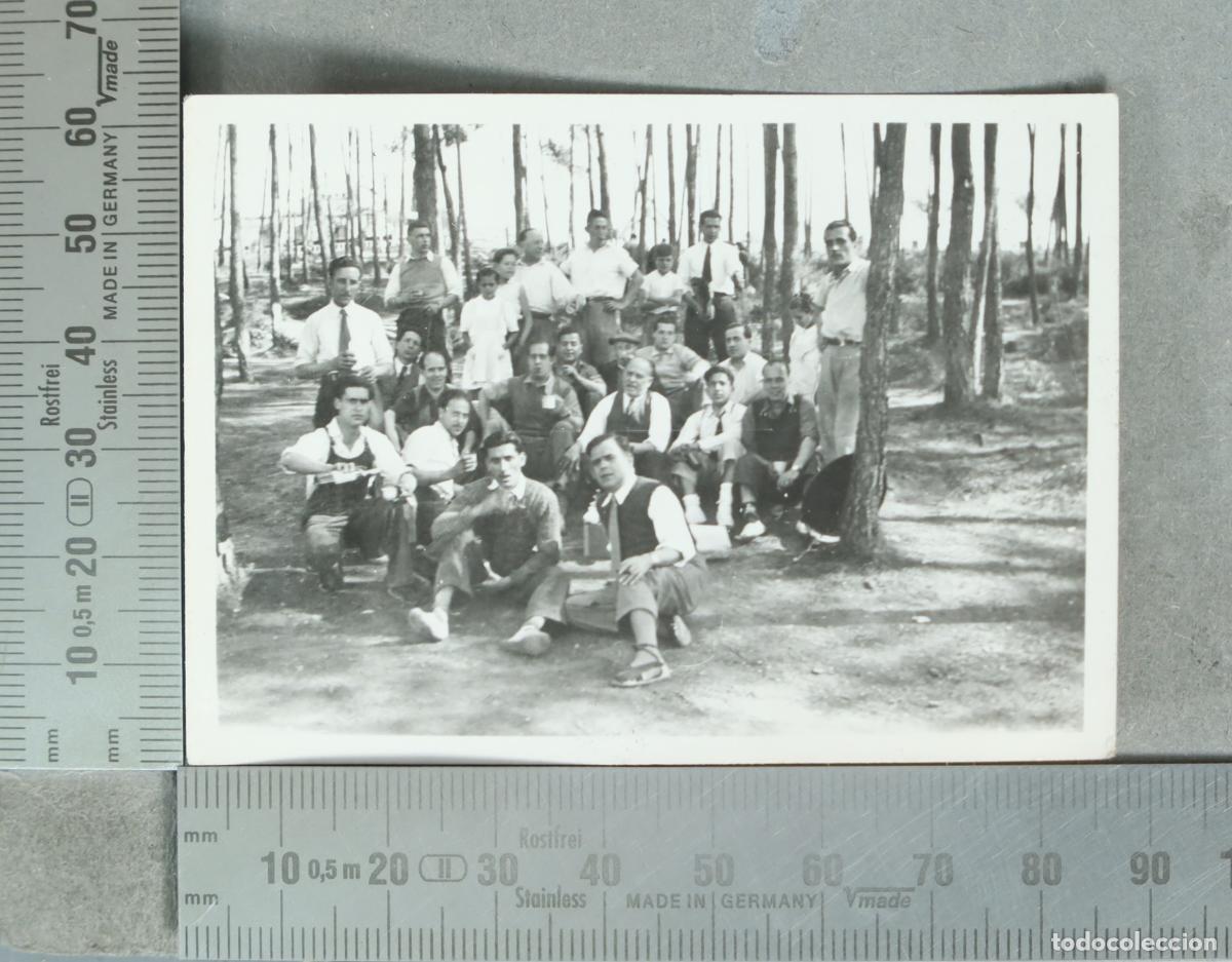 Antique Photography: FOTOGRAFIA. Grupo de amigos en el campo hacia 1940