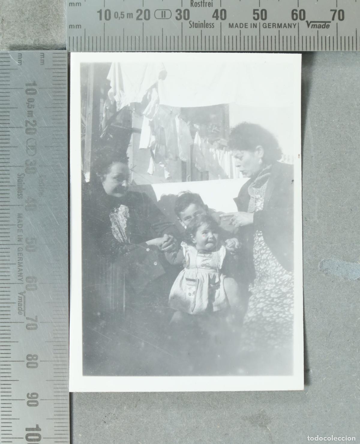 Fotograf&iacute;a antigua: FOTOGRAFIA. familia CON NI&Ntilde;A HACIA 1940