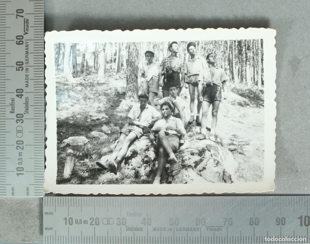 Fotograf&iacute;a antigua: FOTOGRAFIA. Grupo de j&oacute;venes en el campo