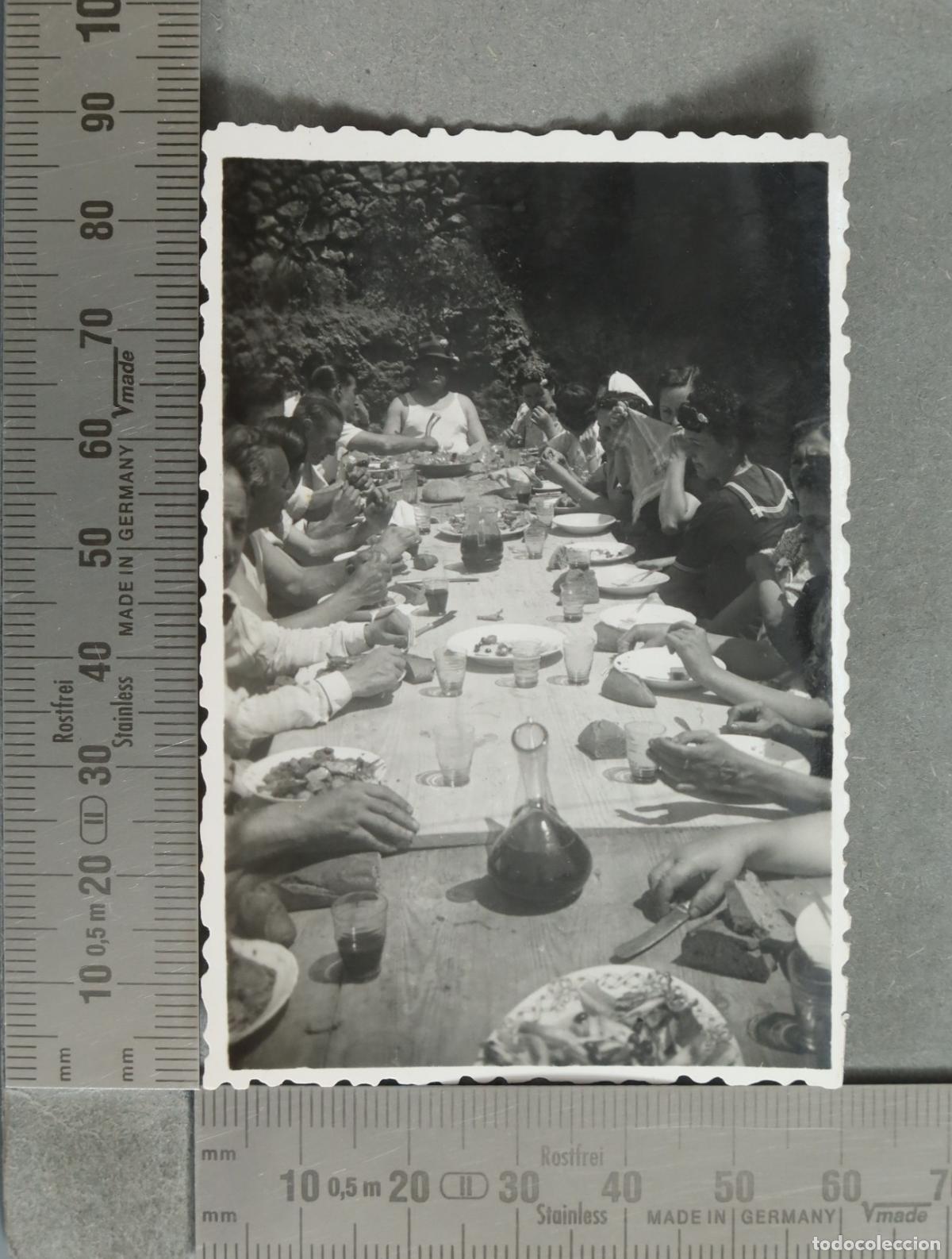 Fotograf&iacute;a antigua: FOTOGRAFIA. Comida popular al aire libre hacia 1940