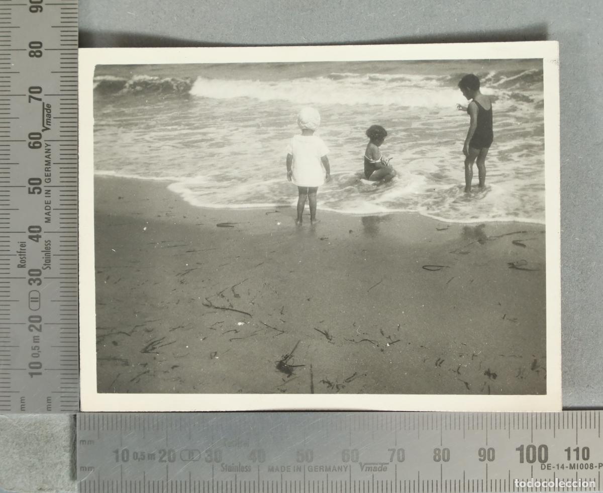 Fotograf&iacute;a antigua: FOTOGRAFIA. Ni&ntilde;os en la playa hacia 1940