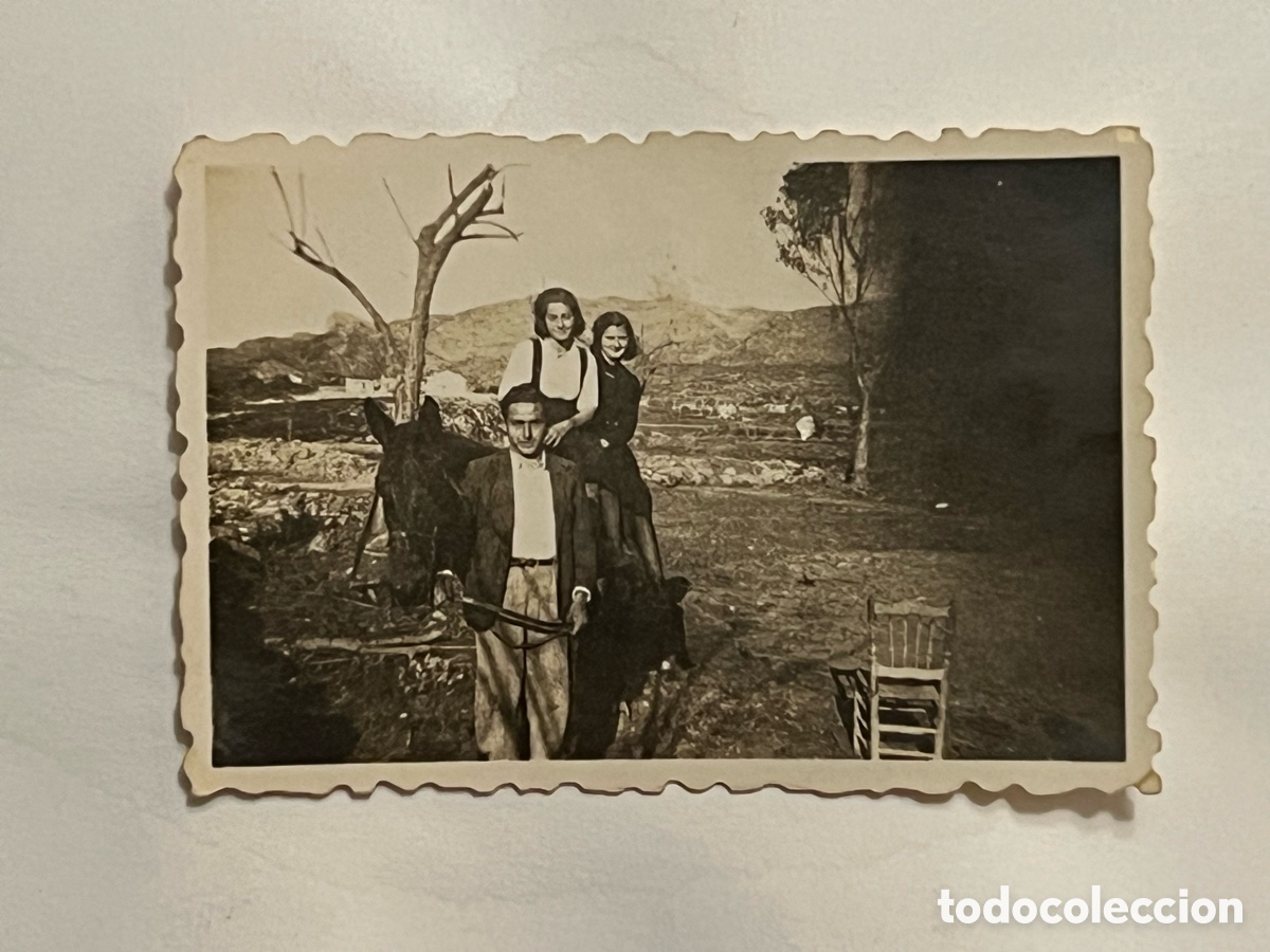 Fotograf&iacute;a antigua: CASA CORRALES - SIMAT - J&Aacute;TIVA. Paseo en Mula, Postguerra Civil Espa&ntilde;ola (h.1945?)