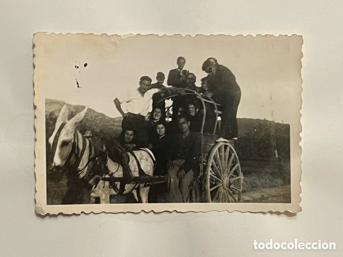 Fotograf&iacute;a antigua: CASA CORRALES - SIMAT - J&Aacute;TIVA. Paseo en carro. Postguerra Civil Espa&ntilde;ola (h.1945?) Med&iacute;das: 9 x 6