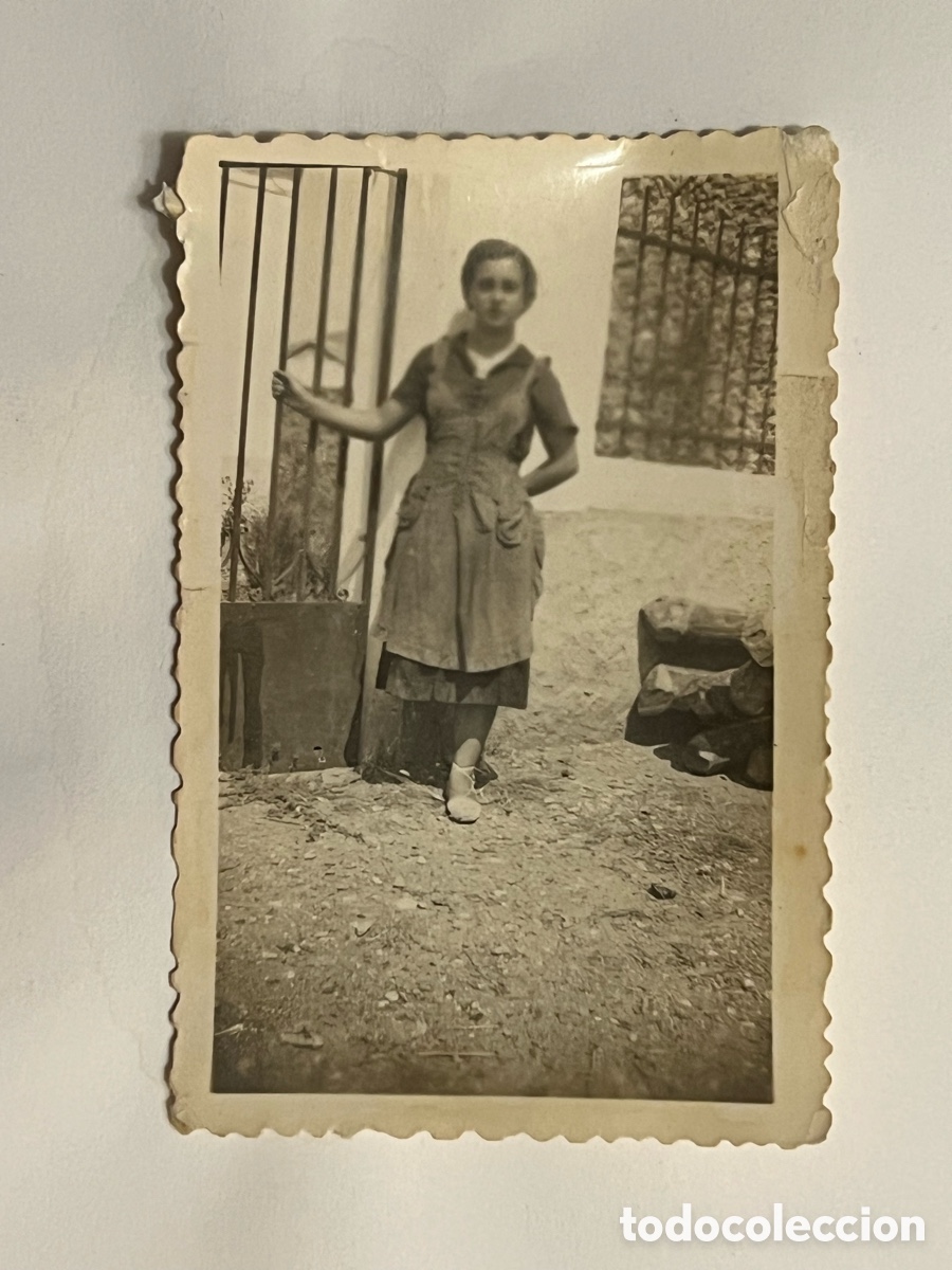 Fotograf&iacute;a antigua: CASA CORRALES - SIMAT - J&Aacute;TIVA. La casera. Postguerra Civil Espa&ntilde;ola (h.1945?)