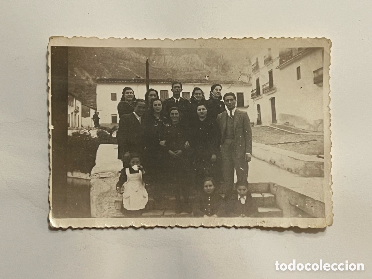 Fotograf&iacute;a antigua: CASA CORRALES - SIMAT - J&Aacute;TIVA. Grupo de j&oacute;venes. Postguerra Civil Espa&ntilde;ola (h.1945?)