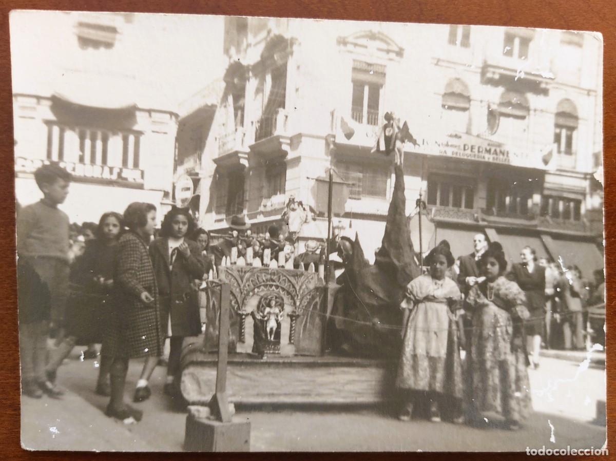 Fotograf&iacute;a antigua: FOTOGRAF&Iacute;A SEGURAMENTE VALENCIA EN FALLAS, FALLA INFANTIL CON FALLERAS