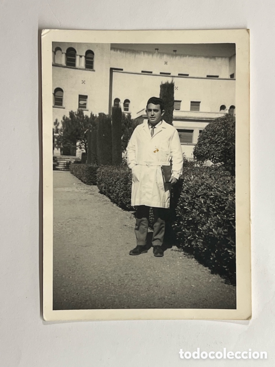 Fotograf&iacute;a antigua: GRANADA. Hospital Cl&iacute;nico de San Cecilio. Fotograf&iacute;a de un joven M&eacute;dico. Marzo de 1966