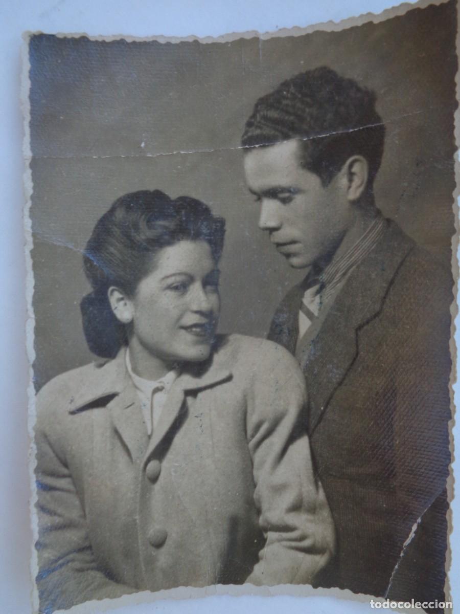 Photographie ancienne: BONITA FOTO DE ESTUDIO DE PAREJA , 1946 . DE AKRO
