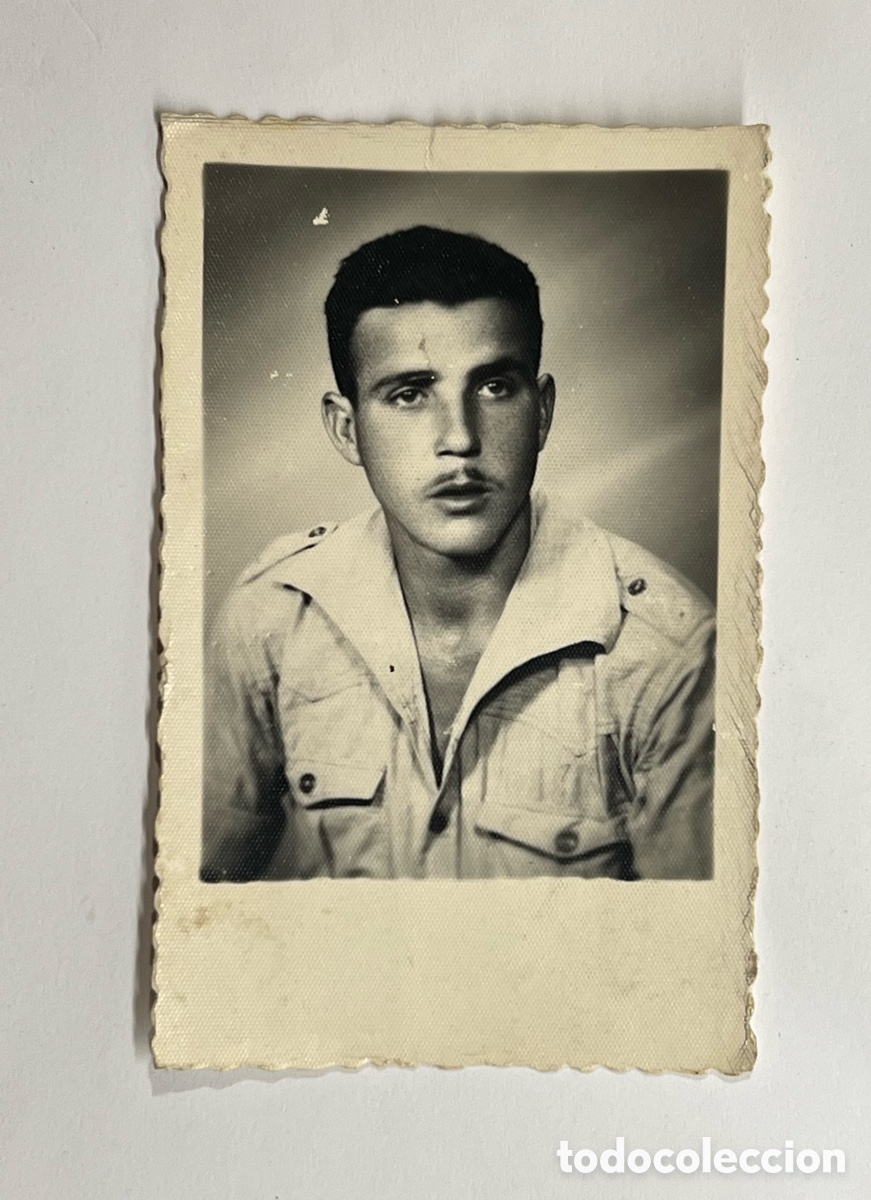 Fotograf&iacute;a antigua: CEUTA Fotograf&iacute;a Legionario. Foto Arbona (a.1947) Med&iacute;das: 5,5 x 8,5 cm.