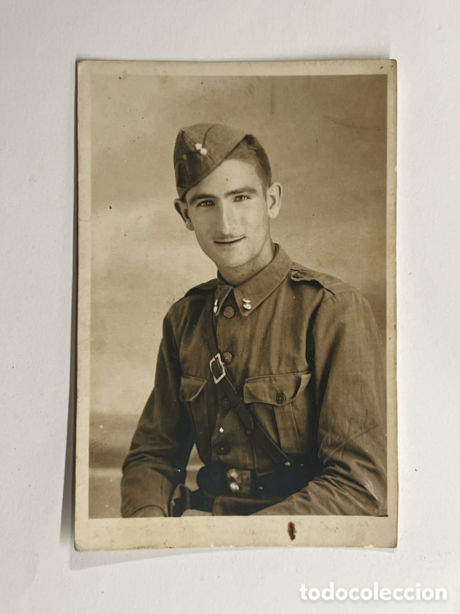 Fotograf&iacute;a antigua: LLUCALARI, Menorca. Joven Militar. Bater&iacute;a de costa de ca&ntilde;ones Vickers 38.1 (a.1942)