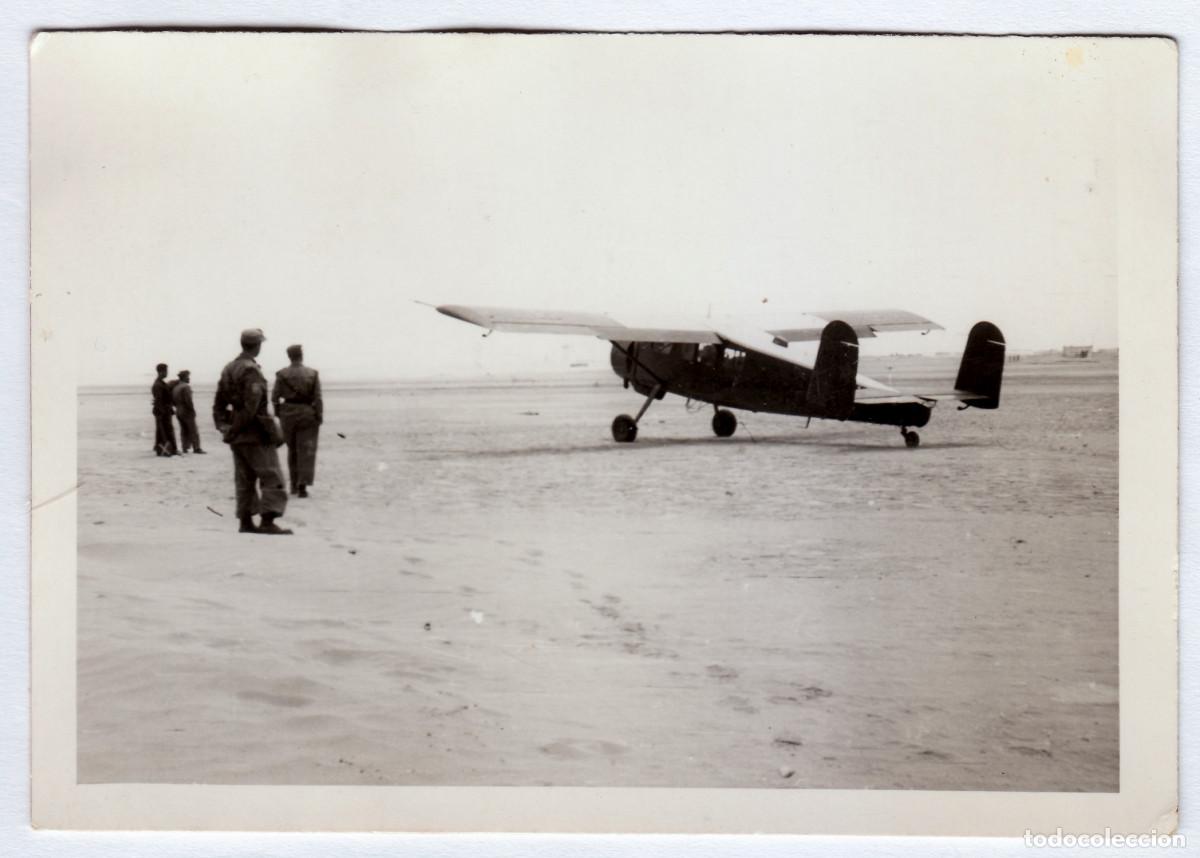 Fotograf&iacute;a antigua: Avi&oacute;n Max Holste Broussard? en aeropuerto militar. Marruecos? A&ntilde;os 50 bm