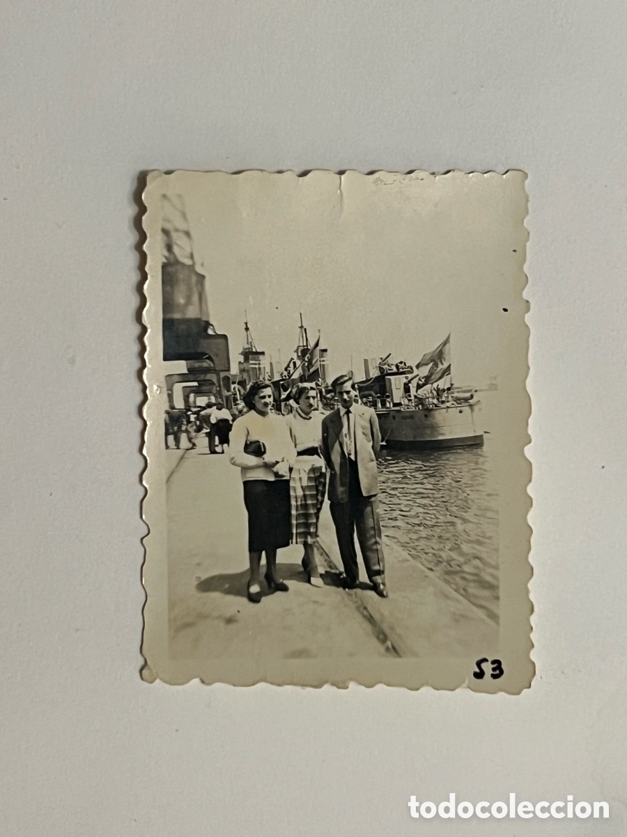 Fotograf&iacute;a antigua: VALENCIA. Muelles del Puerto en la zona del Grao.. Fragata de la Armada Espa&ntilde;ola (a.1953)