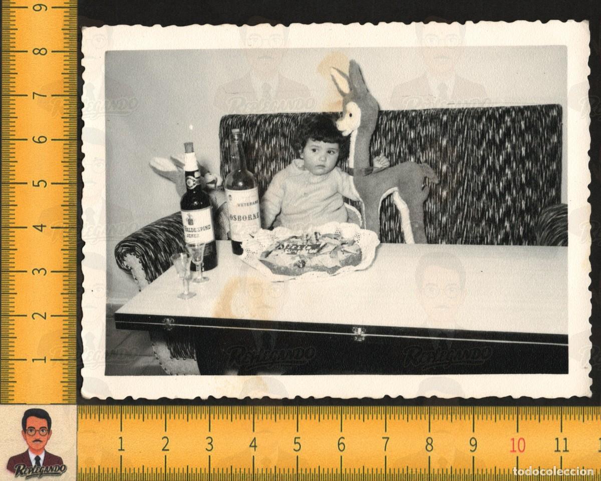 Antique Photography: NI&Ntilde;A CUMPLEA&Ntilde;OS TARTA - VETERANO OSBORNE VALDESPINO JEREZ - PELUCHE BAMBI - FOTO ANTIGUA A&Ntilde;OS 60